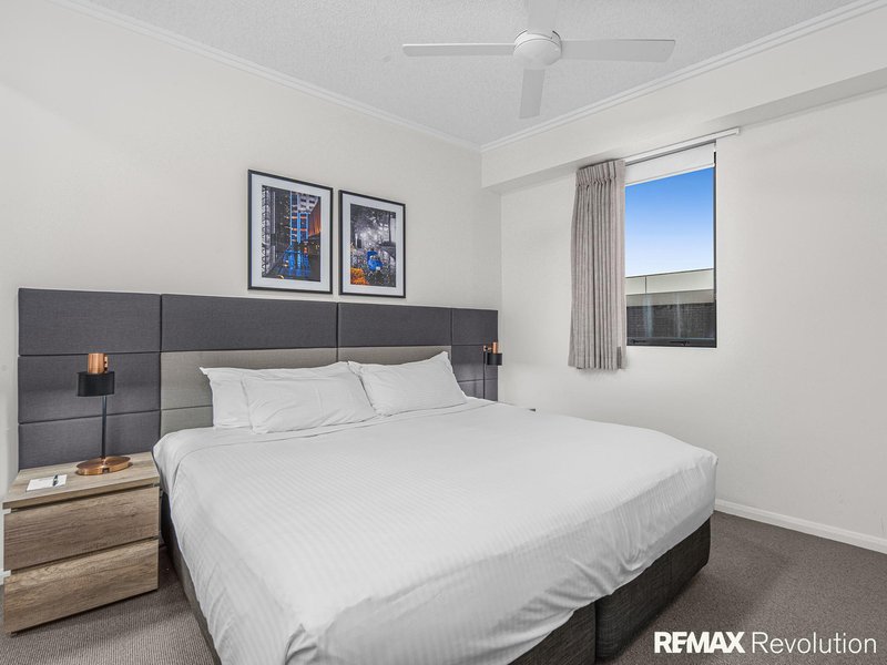 Photo - 2605/212 Margaret Street, Brisbane City QLD 4000 - Image 4