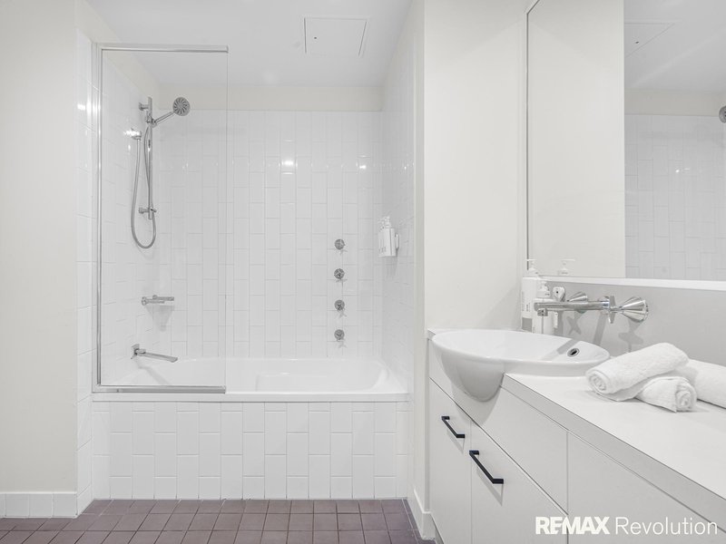 Photo - 2605/212 Margaret Street, Brisbane City QLD 4000 - Image 6