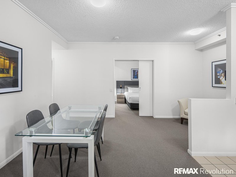 Photo - 2605/212 Margaret Street, Brisbane City QLD 4000 - Image 9