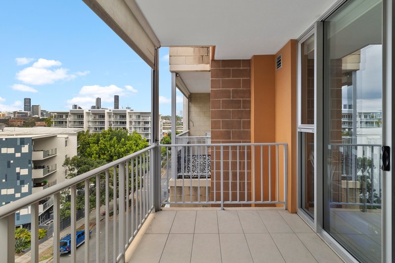 Photo - 2607/59 Blamey Street, Kelvin Grove QLD 4059 - Image 9