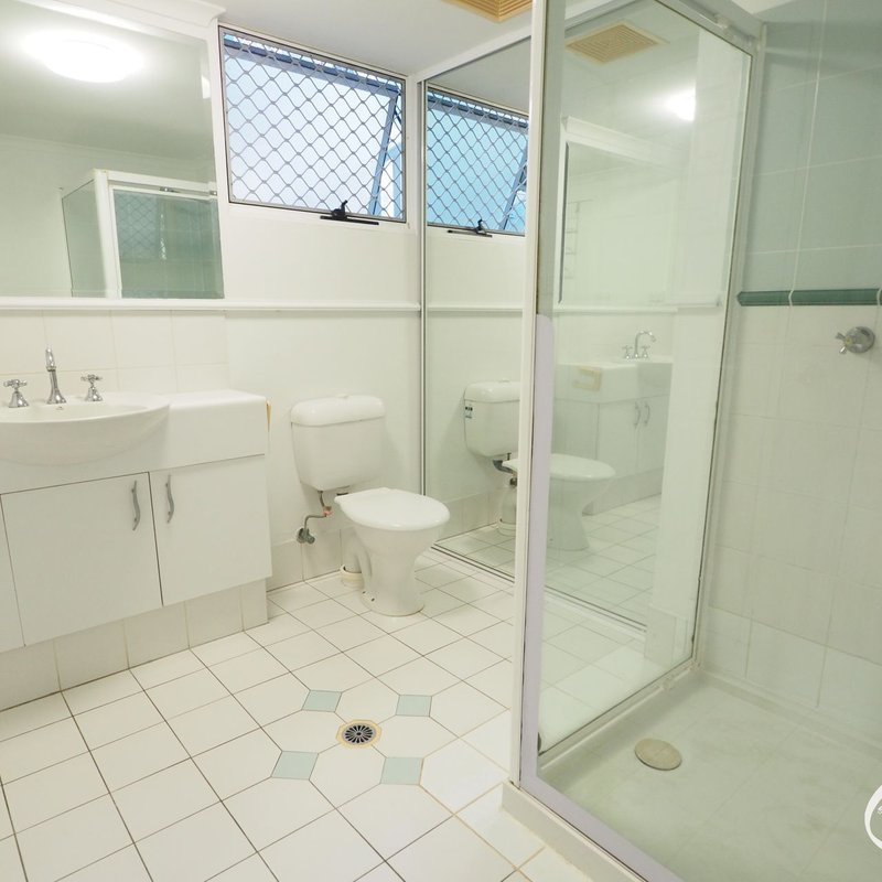 Photo - 26/1-19 Poinciana Street, Holloways Beach QLD 4878 - Image 5