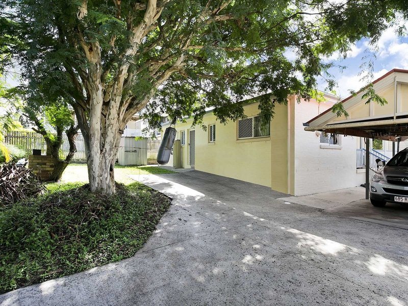 Photo - 261 Buckland Road, Nundah QLD 4012 - Image 5