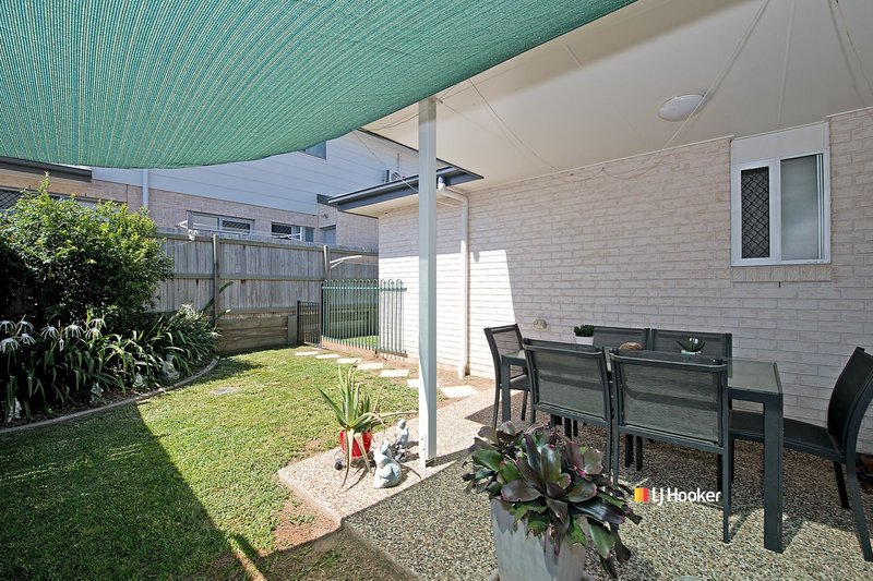 Photo - 2/61 Challenor Street, Mango Hill QLD 4509 - Image 11