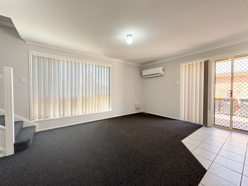 Photo - 2/61 College Street, Cambridge Park NSW 2747 - Image 2