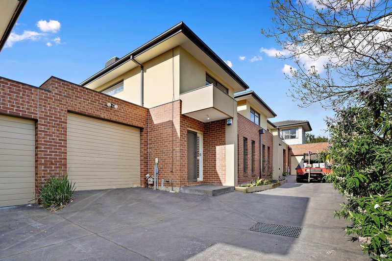 2/61 Commercial Road, Ferntree Gully VIC 3156