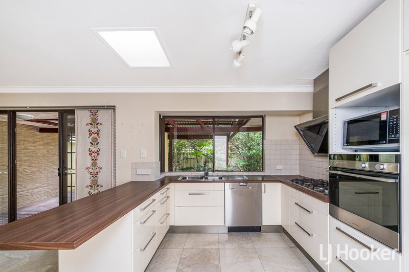 Photo - 2/61 Connelly Way, Booragoon WA 6154 - Image 9