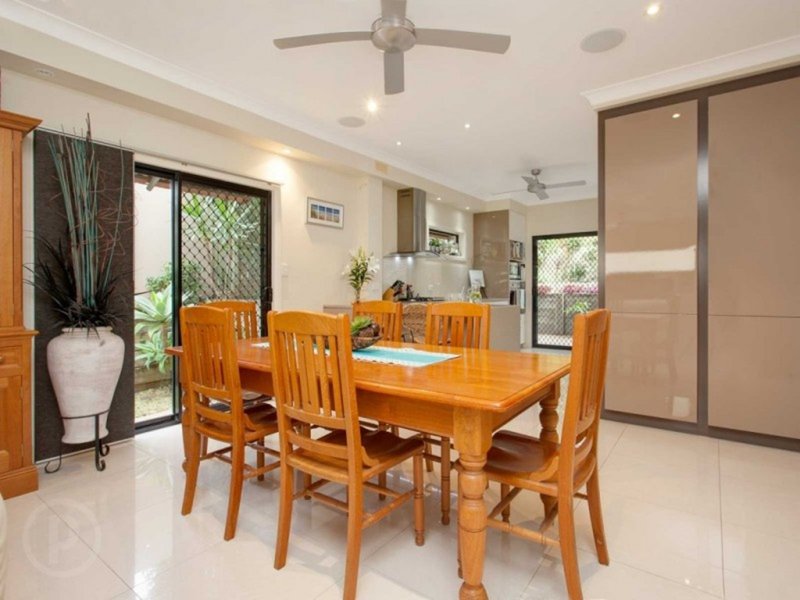 Photo - 2/61 Hedley Avenue, Nundah QLD 4012 - Image 2