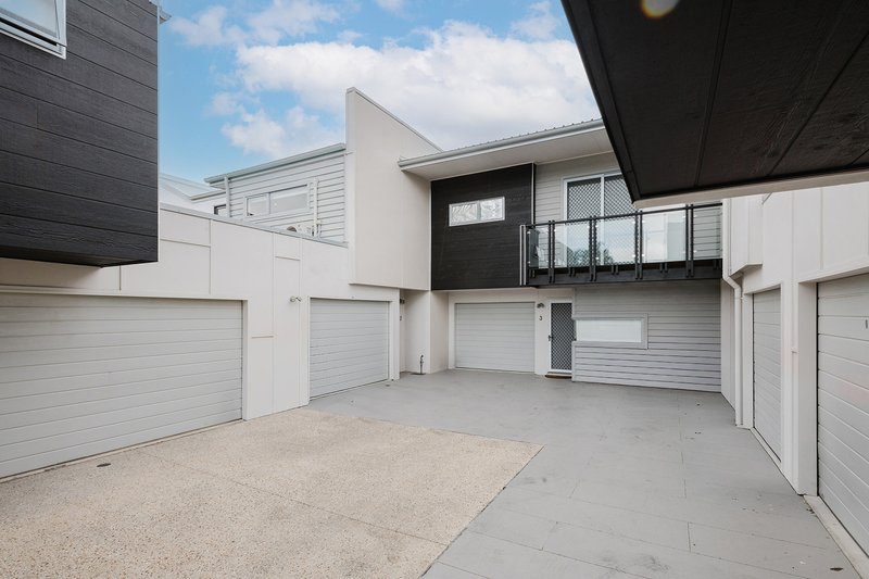 Photo - 2/61 Killeen Street, Nundah QLD 4012 - Image 1