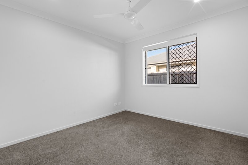 Photo - 2/61 Montana Circuit, Logan Reserve QLD 4133 - Image 5