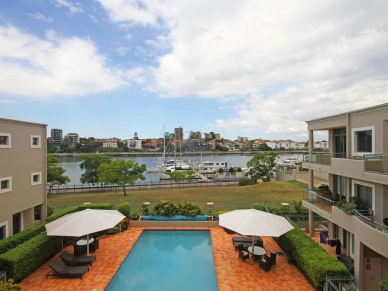 26/10 Goodwin Street, Kangaroo Point QLD 4169