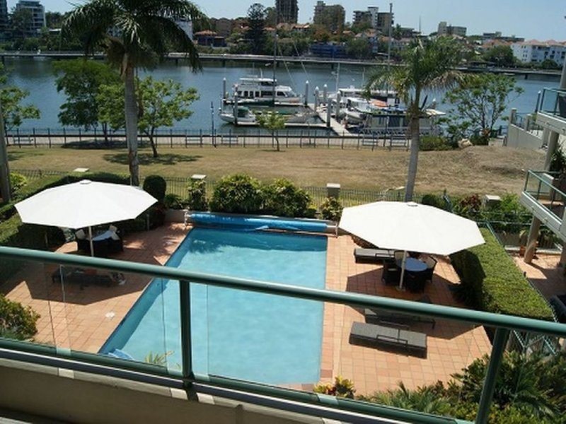 Photo - 26/10 Goodwin Street, Kangaroo Point QLD 4169 - Image 3