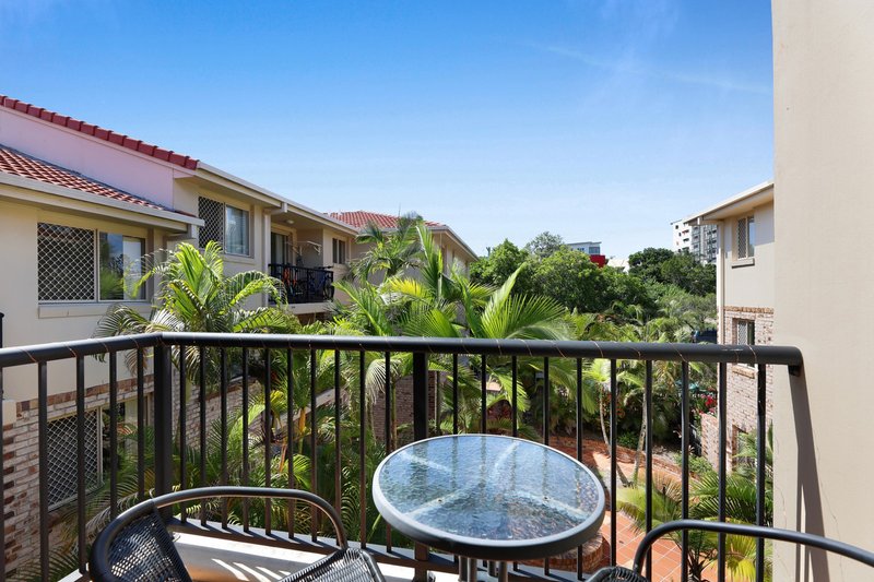 Photo - 26/14-16 Spendelove Avenue, Southport QLD 4215 - Image 10