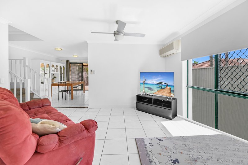 Photo - 26/156 Greenacre Drive, Arundel QLD 4214 - Image 3