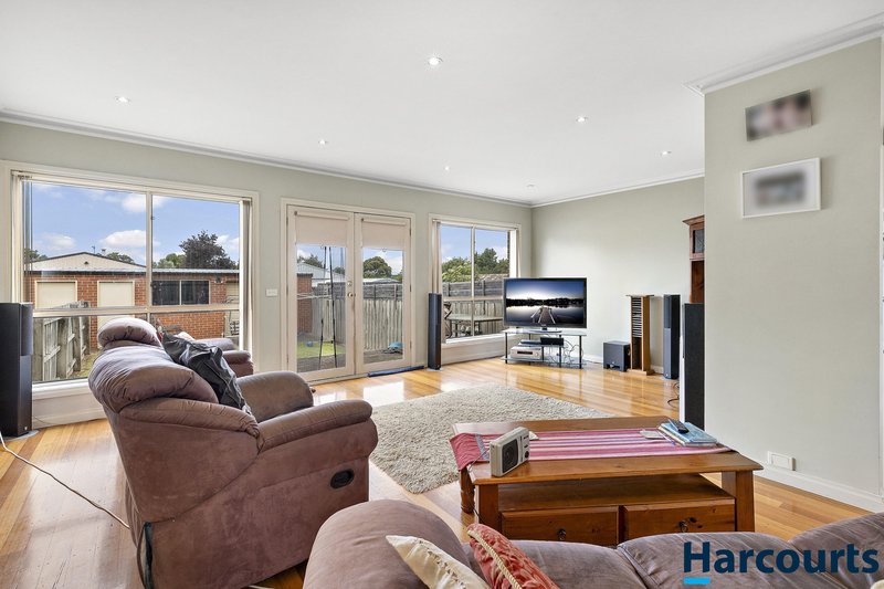 Photo - 2/615A Skipton Street, Redan VIC 3350 - Image 6