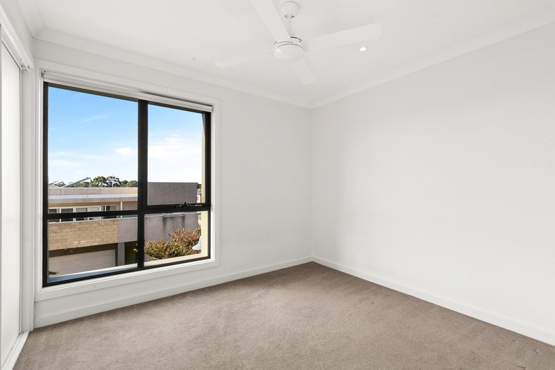 Photo - 26/17 Edgeware Close, Pakenham VIC 3810 - Image 9