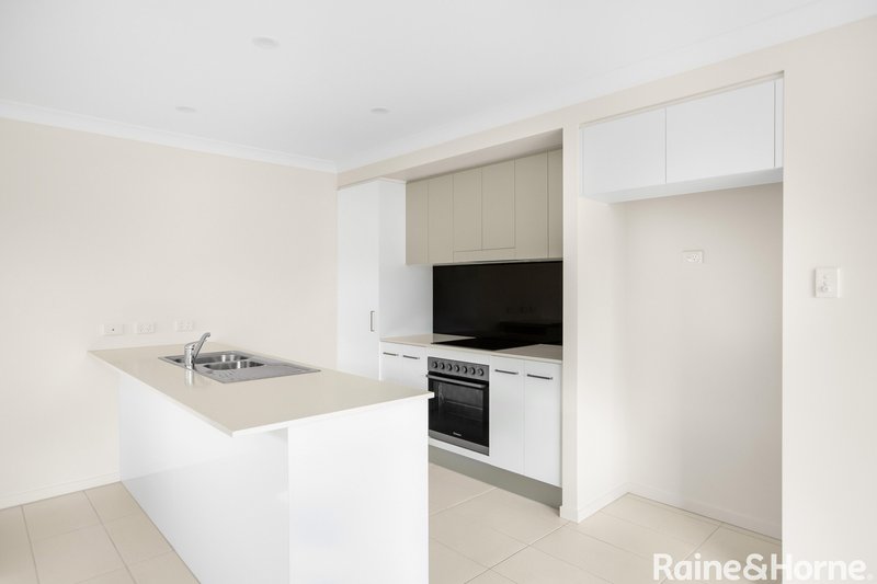 Photo - 26/188 Gainsborough Drive, Pimpama QLD 4209 - Image 3