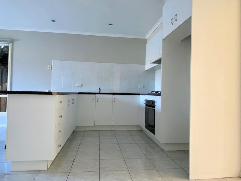 Photo - 2/62 Broadmeadows Rd , Tullamarine VIC 3043 - Image 3