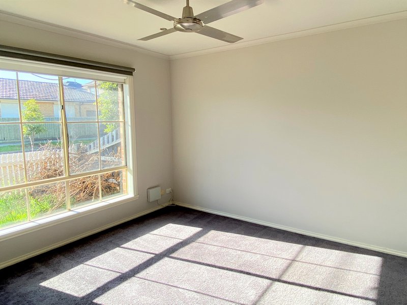 Photo - 2/62 Broadmeadows Rd , Tullamarine VIC 3043 - Image 4