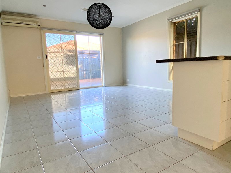Photo - 2/62 Broadmeadows Rd , Tullamarine VIC 3043 - Image 5