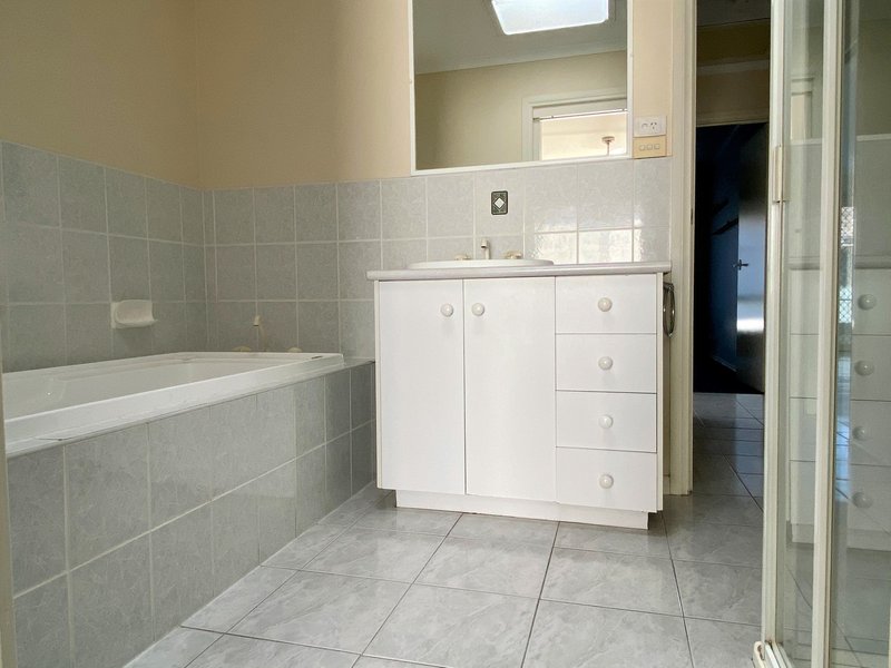 Photo - 2/62 Broadmeadows Rd , Tullamarine VIC 3043 - Image 6