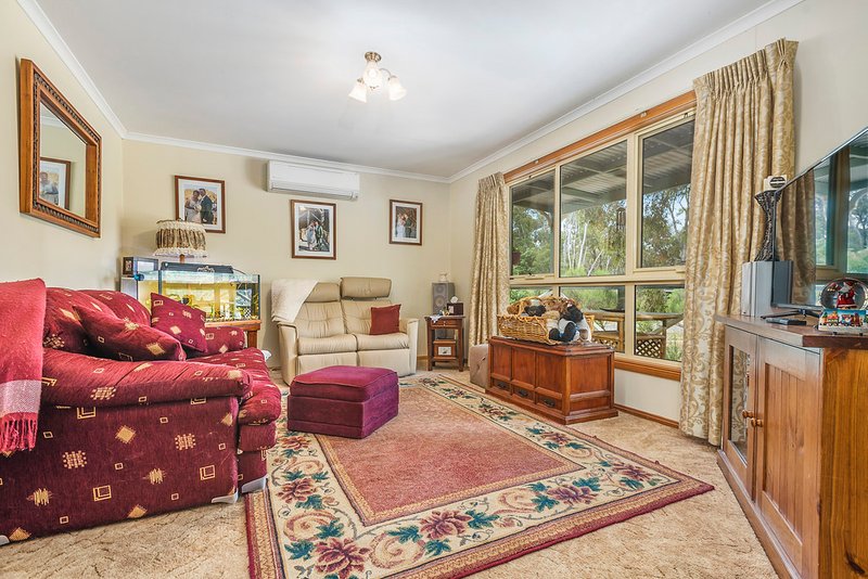 Photo - 262 Edgecombe Road, Kyneton VIC 3444 - Image 6