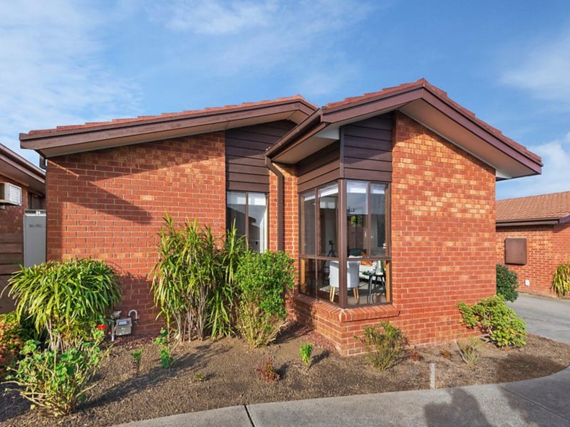 Photo - 2/62 Edward Street, Macleod VIC 3085 - Image 1