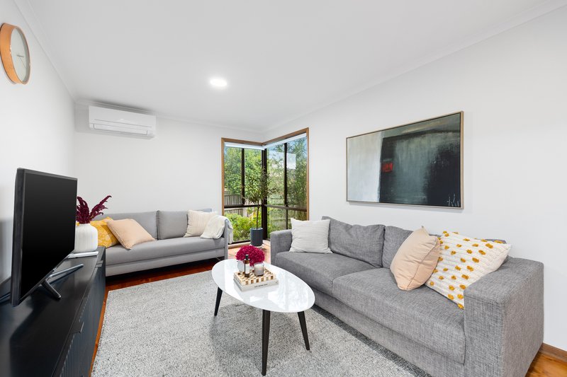 Photo - 2/62 Edward Street, Macleod VIC 3085 - Image 4