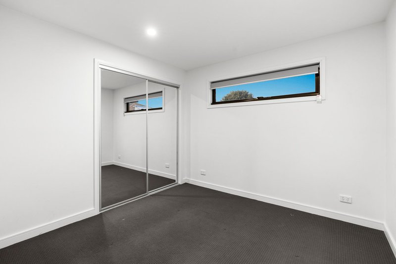 Photo - 2/62 Hillside Street, Springvale VIC 3171 - Image 9