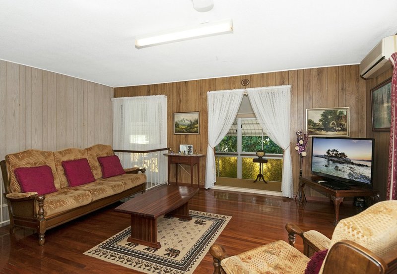 Photo - 262 Middle Road, Boronia Heights QLD 4124 - Image 3