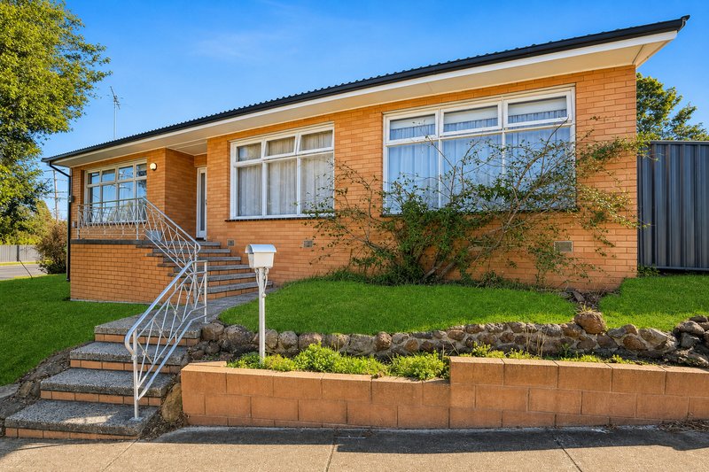 Photo - 262 Mount Pleasant Road, Highton VIC 3216 - Image 1
