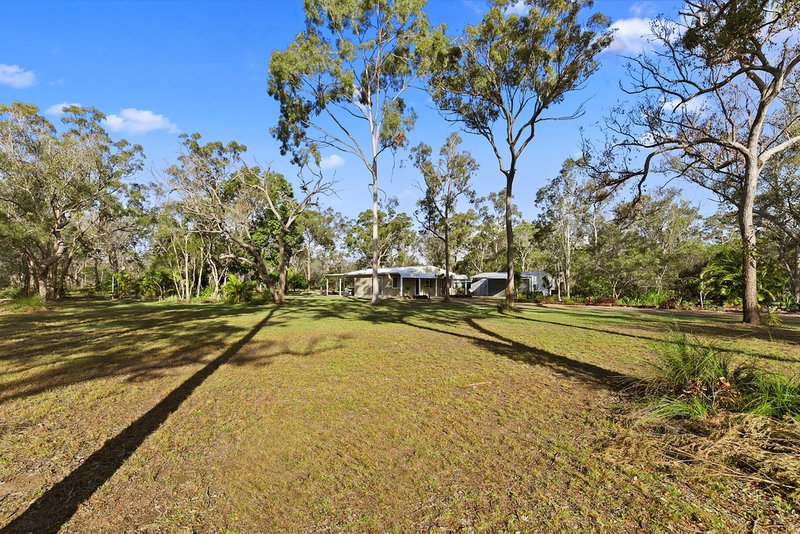 Photo - 262 Pacific Haven Drive, Pacific Haven QLD 4659 - Image 2