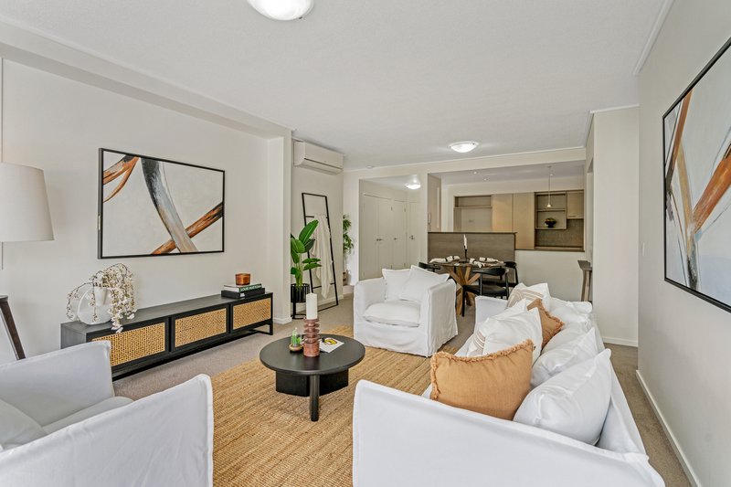 Photo - 2/62 Riverwalk Avenue, Robina QLD 4226 - Image 9