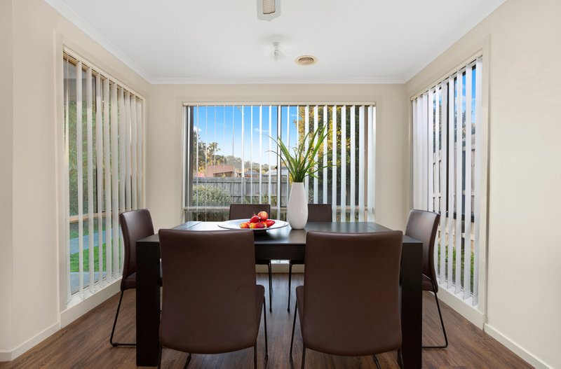 Photo - 262 The Lakes Boulevard, South Morang VIC 3752 - Image 5