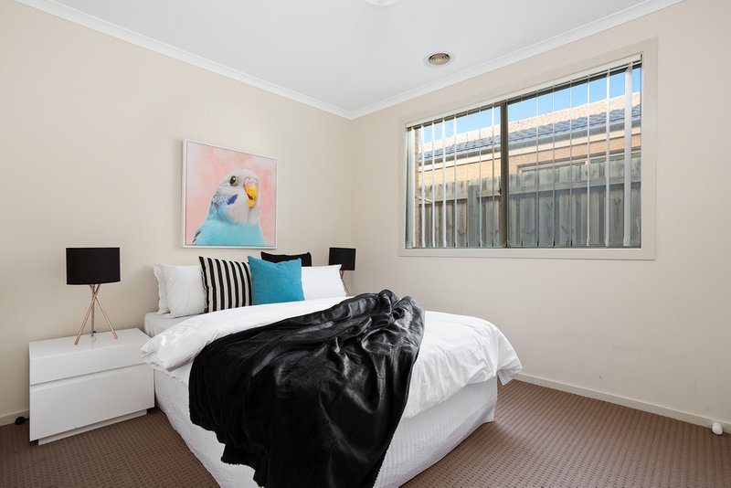 Photo - 262 The Lakes Boulevard, South Morang VIC 3752 - Image 6