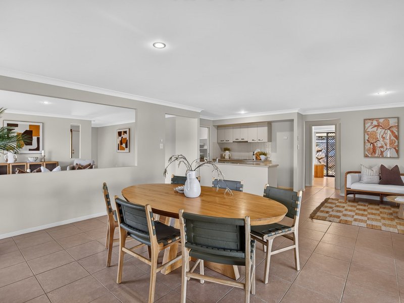 Photo - 262 Universal Street, Oxenford QLD 4210 - Image 6
