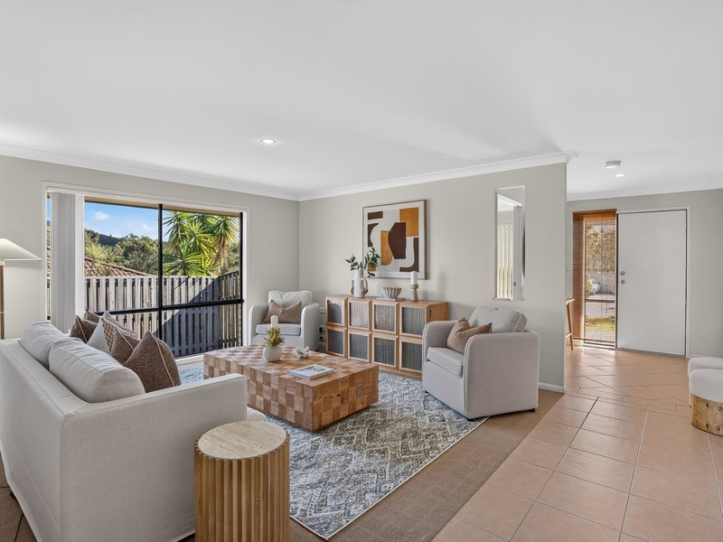 Photo - 262 Universal Street, Oxenford QLD 4210 - Image 7