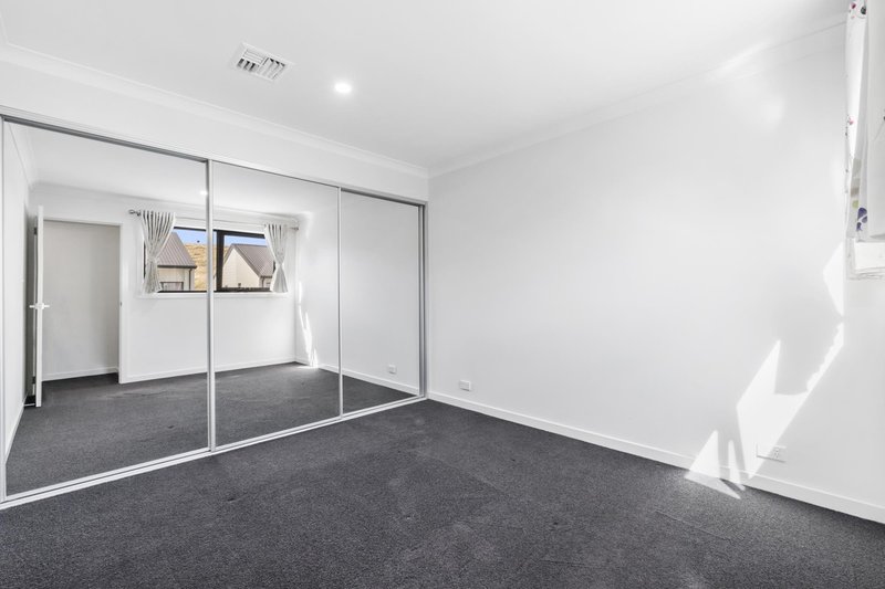 Photo - 26/23 Wanderlight Avenue, Lawson ACT 2617 - Image 4