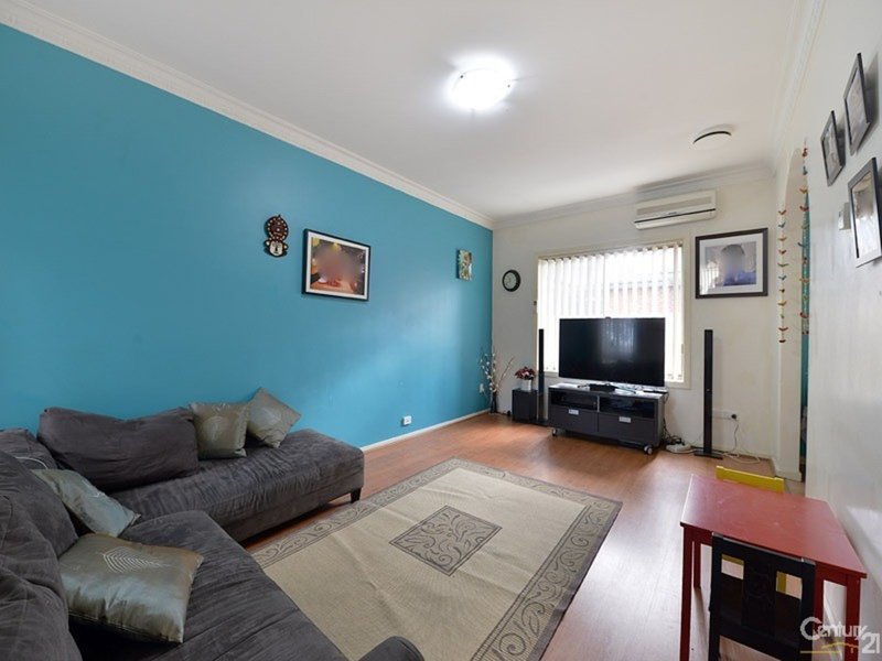 Photo - 2/63 Carinish Road, Clayton VIC 3168 - Image 2
