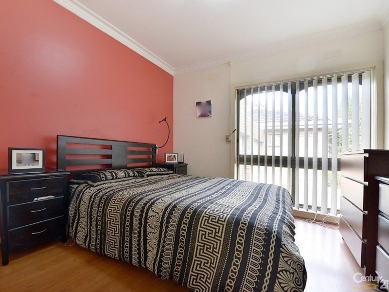 Photo - 2/63 Carinish Road, Clayton VIC 3168 - Image 6