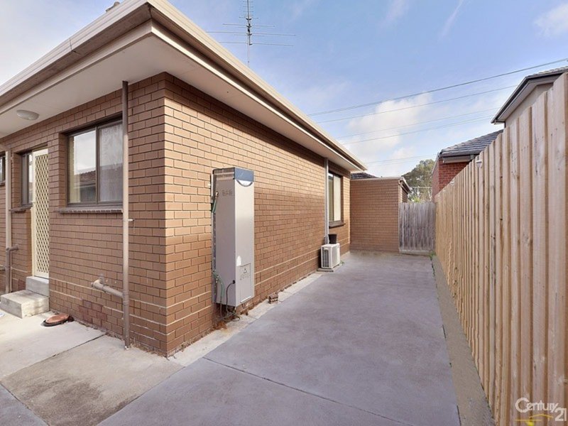 Photo - 2/63 Carinish Road, Clayton VIC 3168 - Image 9