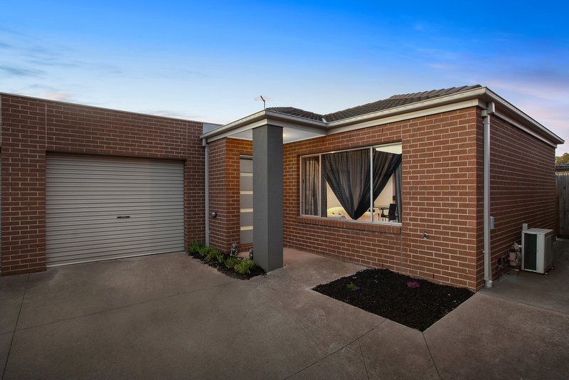 2/63 Craigmoor Crescent, Mernda VIC 3754