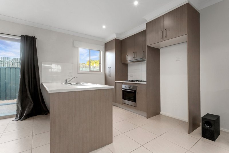 Photo - 2/63 Craigmoor Crescent, Mernda VIC 3754 - Image 3