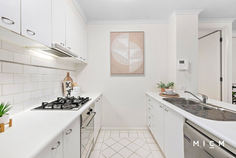 Photo - 2/63 Dorcas Street, South Melbourne VIC 3205 - Image 5