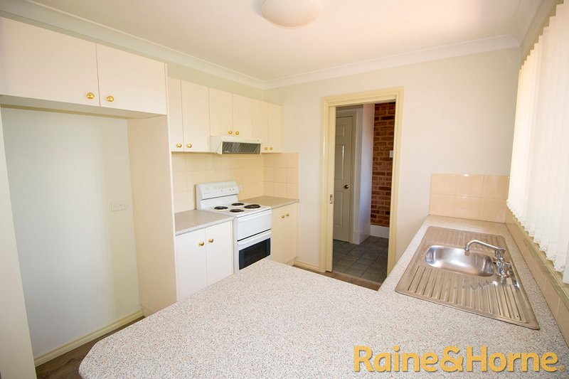 Photo - 2/63 Gipps Street, Dubbo NSW 2830 - Image 4