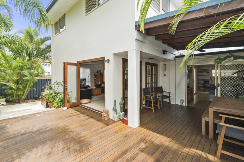 2/63 Laguna Avenue, Palm Beach QLD 4221