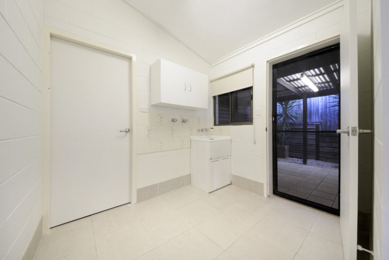 Photo - 2/63 Manooka Drive, Cannonvale QLD 4802 - Image 4