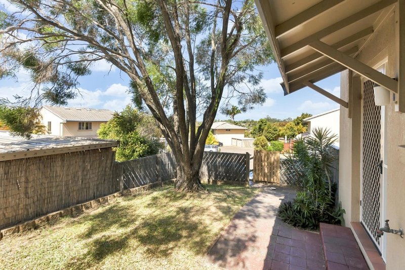 2/63 Olsen Avenue, Labrador QLD 4215