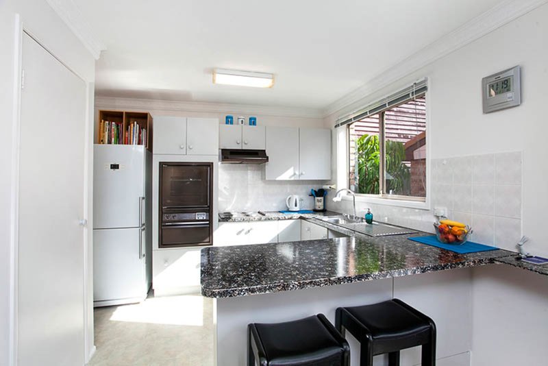 Photo - 2/63 Parkes Street, Oak Flats NSW 2529 - Image 3