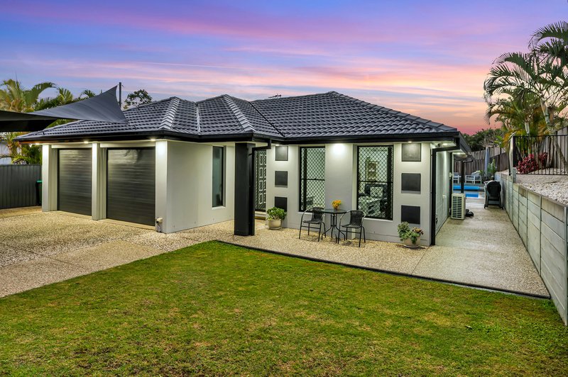 Photo - 263 Universal Street, Oxenford QLD 4210 - Image 4