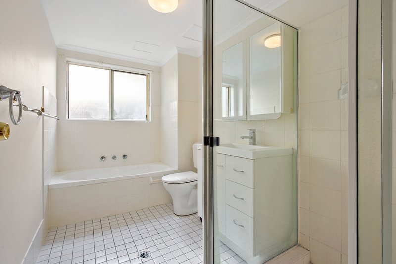 Photo - 2/64 Albert Street, Hornsby NSW 2077 - Image 4